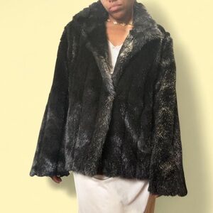 Glam chocolate brown faux fur coat Silky cozy oversized vibes Jaclyn Smith Large